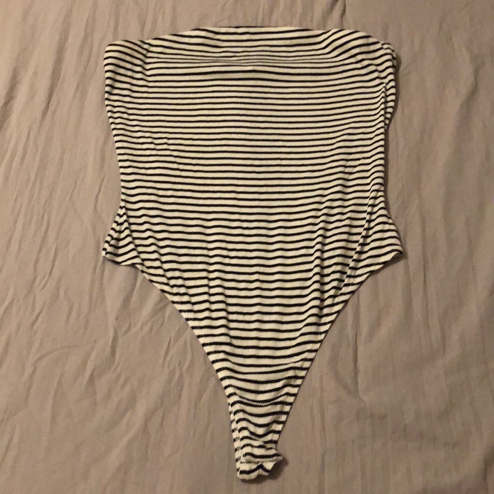 Strapless body suit
